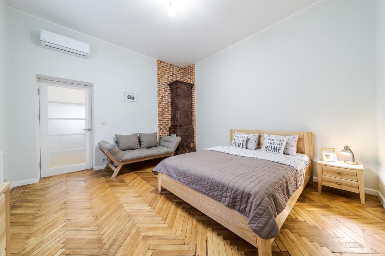 Inshiapartments On Teodora Square Лвив Екстериор снимка