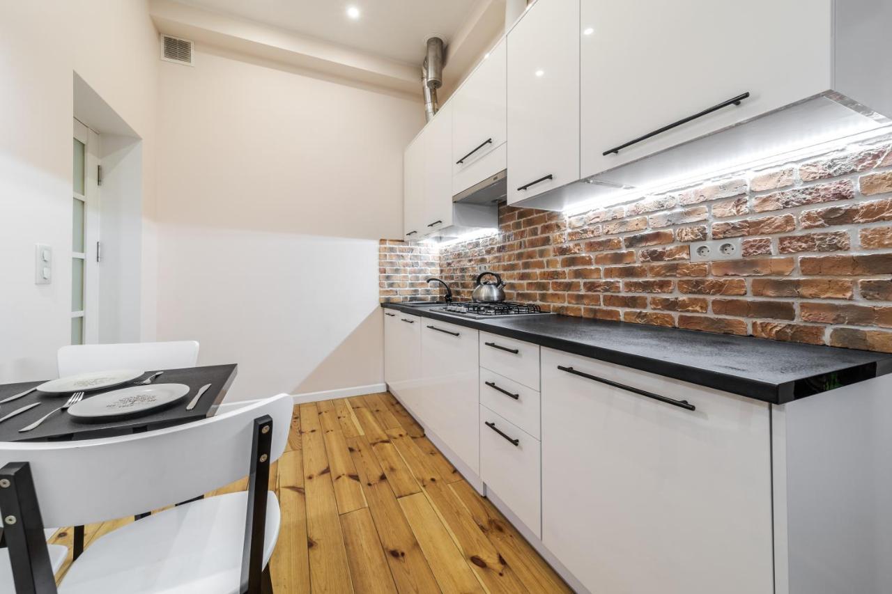 Inshiapartments On Teodora Square Лвив Екстериор снимка