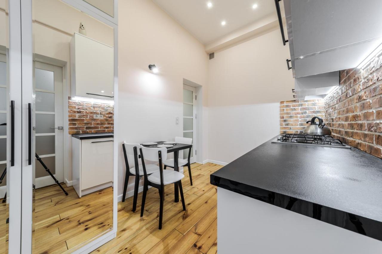 Inshiapartments On Teodora Square Лвив Екстериор снимка