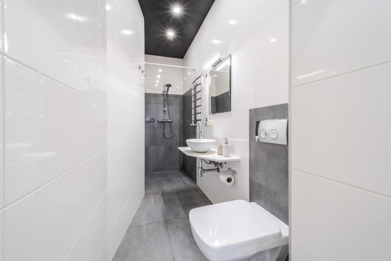 Inshiapartments On Teodora Square Лвив Екстериор снимка