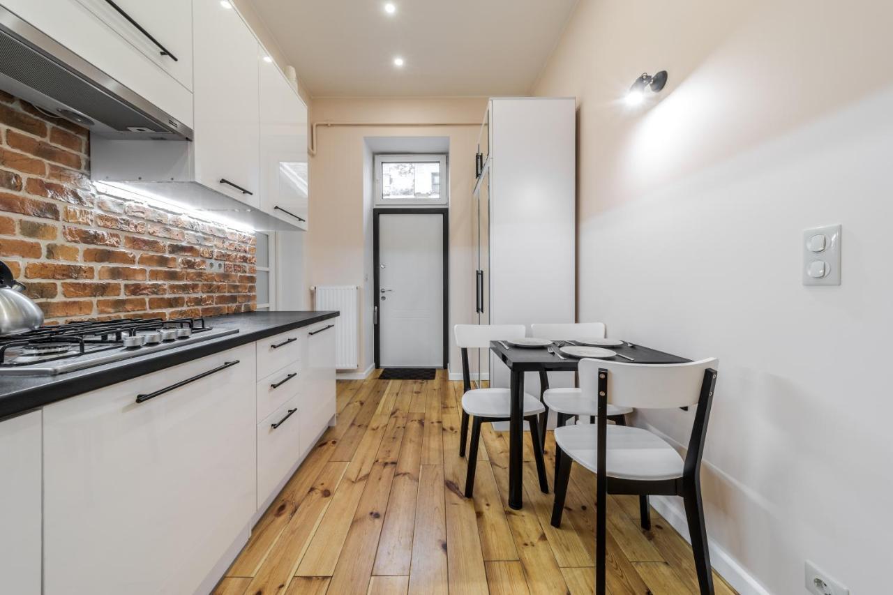 Inshiapartments On Teodora Square Лвив Екстериор снимка